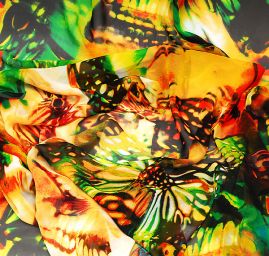 Šifón vzor pestrých motýlů krémový podklad