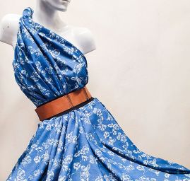 Riflovina imitace košilová látka vzor růží sv. modrá