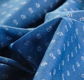 Riflovina imitace košilová látka drobné květy sv. modrá