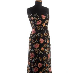 Viskozová letní látka s výšivkou černá