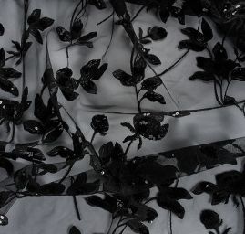 Krajka výšivka na tylu s flitry vzor květin černá II.jakost