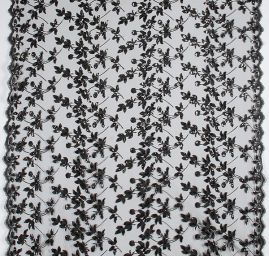 Krajka výšivka na tylu s flitry vzor květin černá II.jakost