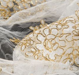 Krajka efektní lurexová výšivka zlatá/bílá II.jakost