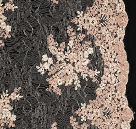 Krajka na vzorovém tylu květy béžová
