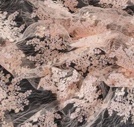 Krajka na vzorovém tylu květy světle lososová