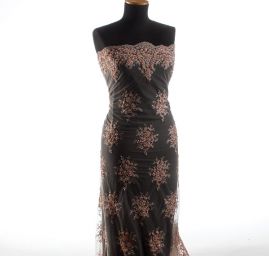 Krajka výšivka na tylu s korálky rokajlem tělová/stříbrná