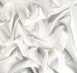 Krepsatén pružný lomená bílá