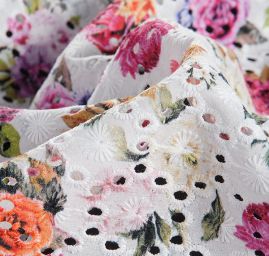 Madeira vyšívaná látka tisk květy