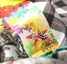 Atlas nevšední geometrický motiv kostky/květy/krajka