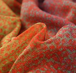 Žoržet jemný grafický design motýlci/květy malý