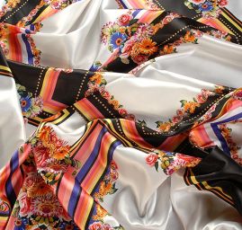 Atlas šátkový motiv bílý velký