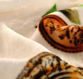 Hedvábný samet smetanová