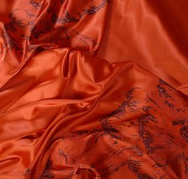 Atlas motiv velkých květů červená