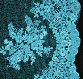 Krajka na vzorovém tylu květy světle tyrkysová