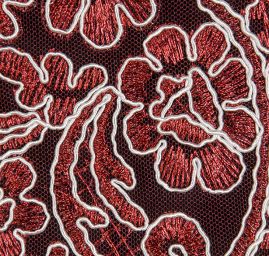 Krajkavlnková výšivka na tylu vínovobílá