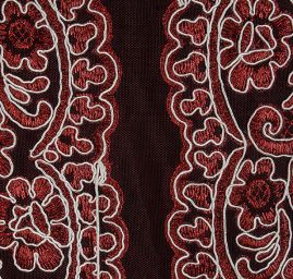 Krajkavlnková výšivka na tylu vínovobílá