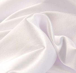 Satén pružný lomená bílá