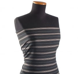 Šatová látka plastický vzor proužků černá