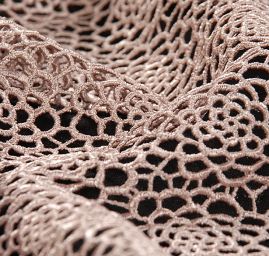 Efektní hrubá krajka vzor květy starorůžová