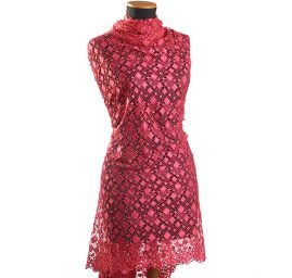 Efektní hrubá krajka geometrický motiv fuchsie