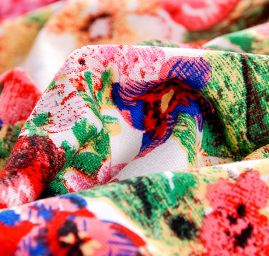 Viskozový úplet květinový motiv smetanový II.jakost