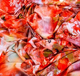 Viskozový úplet květinový motiv červený