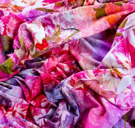 Viskozový úplet květinový motiv růžový