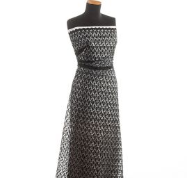 Krajka výšivka na tylu drobný květinový motiv černá