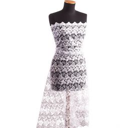 Krajka výšivka na tylu velký květ bílá