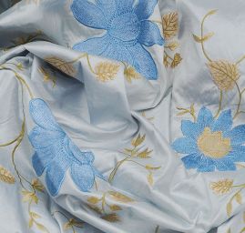 Šantungové hedvábí výšivka květů modrý II.jakost