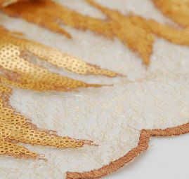 Exkluzivní zlatá krajka