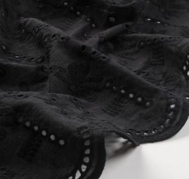 Krajka madeira celoplošná výšivka květ/puntík černá