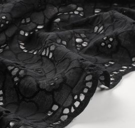 Krajka madeira celoplošná výšivka velký květ černá