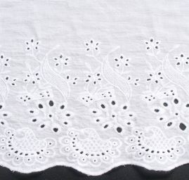 Krajka madeira květinový vzor jemný bílá