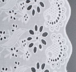 Krajka madeira květinový vzor jemný bílá