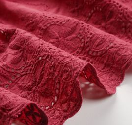 Krajka madeira vzor drobné květy pastel vínová