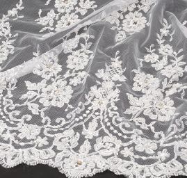 Efektní krajka s kamínky