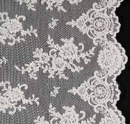 Tylová krajka květinová výšivka slonová kost