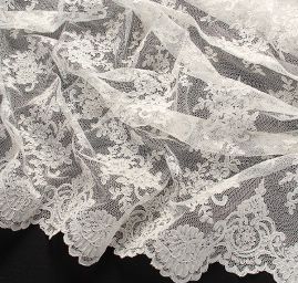 Tylová krajka květinová výšivka slonová kost