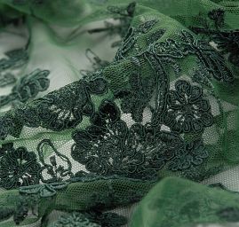 Efektní krajka výšivka na tylu květinový motiv 