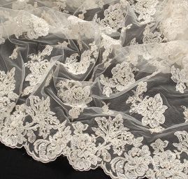 Krajka výšivka na tylu/korálky/flitry/rokajl smetanová