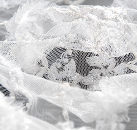 Bordurová krajka barokní motiv rokajl/korálky