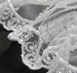 Bordurová krajka barokní motiv rokajl/korálky