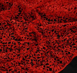 Efektní hrubá krajka motiv květ/ornament červená