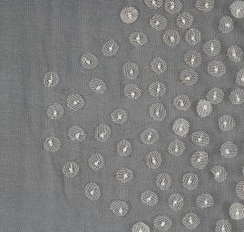 Hedvábný žoržet s tylovou aplikací černý