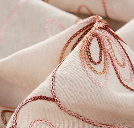 Len výšivka vzor květin hnědobéžový