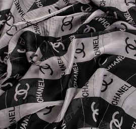 Hedvábný šifon geometrický vzor černá/sv.šedá