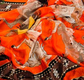 Hedvábný šifon koně oranžová/hnědá