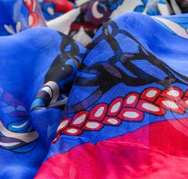 Hedvábný šifon jezdec na koni