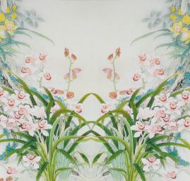 Hedvábný satén květinový motiv